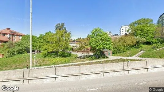 Industrilokaler till försäljning i Solna - Bild från Google Street View